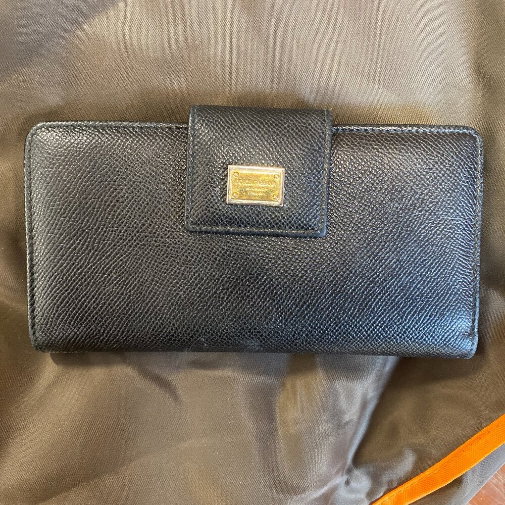 Like New! Dolce & Gabbana Black Leather Clutch Wallet